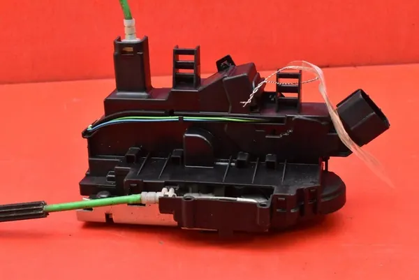 Framre Höger Dörrlås Lancia Musa 2007-2012 OEM 51823814 image 4