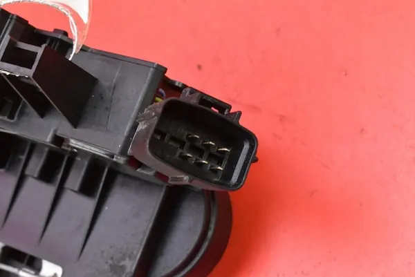 Framre Höger Dörrlås Lancia Musa 2007-2012 OEM 51823814 image 8