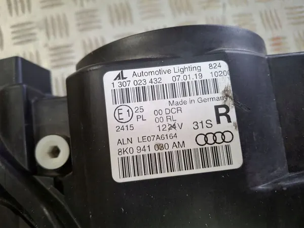 Reflector de faro xenón derecho Audi A4 B8 image 7