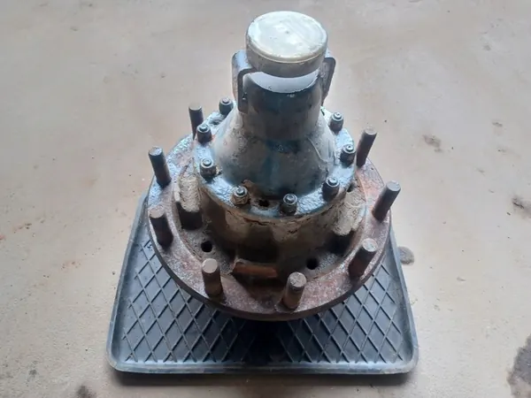 Moyeu arrière Scania R 114 LA 4X2 1998 image 3