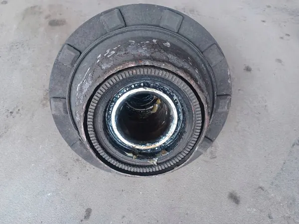 Moyeu arrière Scania R 114 LA 4X2 1998 image 4