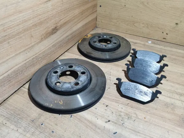 Satz Bremscheiben & Beläge Vorne OEM 1J0 - Gebraucht image 2