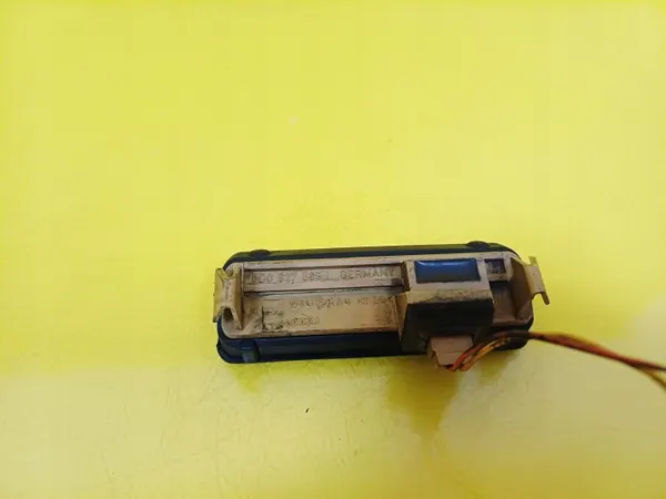 Micro-interrupteur de coffre OEM DRC100448 Audi A4 B5 image 3
