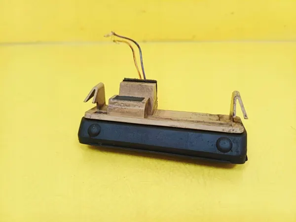 Micro-interrupteur de coffre OEM DRC100448 Audi A4 B5 image 5