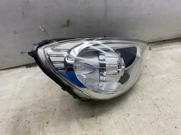 VOLVO S60 II Oikea Etu Xenon-Valo 31383063 image 4