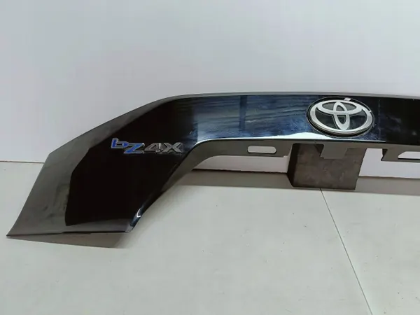 Toyota bZ4X takakontin koriste OEM 7680142300 image 7