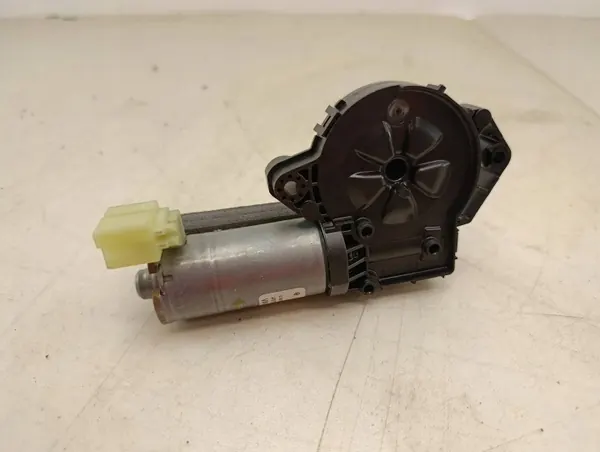 Gebrauchter Schiebedachmotor OEM 3G9877795J für VW Tiguan image 3