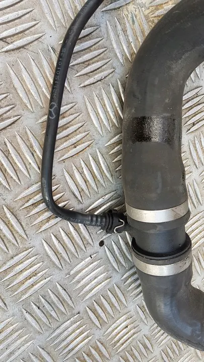 Mercedes W211 Radiateurslang A2115012682 image 10