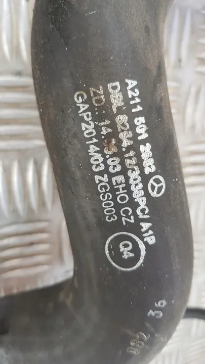 Mercedes W211 Radiateurslang A2115012682 image 5