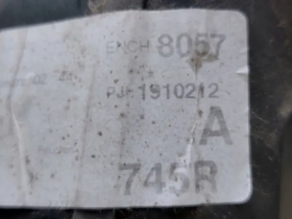Tapa AdBlue Renault Master OEM 765M65718R - Usado image 6