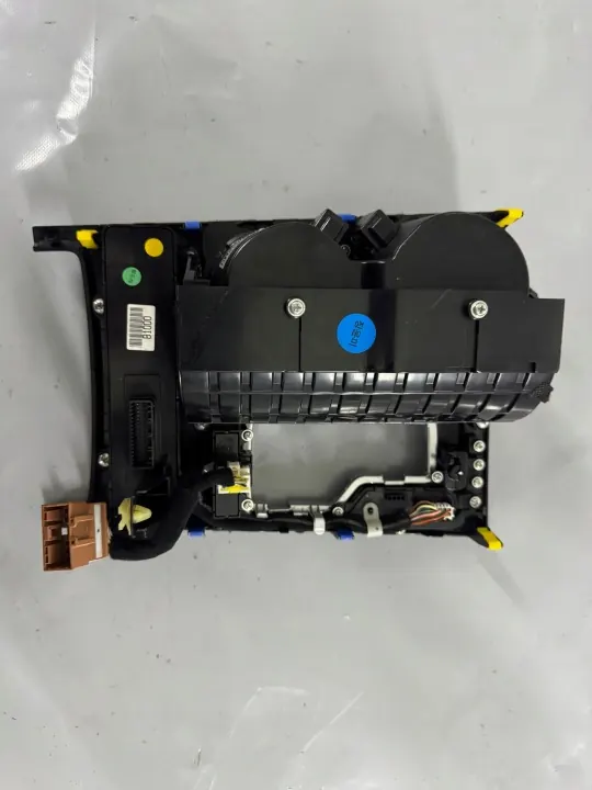 DEKOR SCHOWEK keskikonsolin koriste OEM Hyundai Genesis G80 image 4