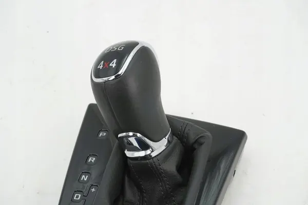 Gear Shift Knob and Gaiter Skoda Superb B6 image 5