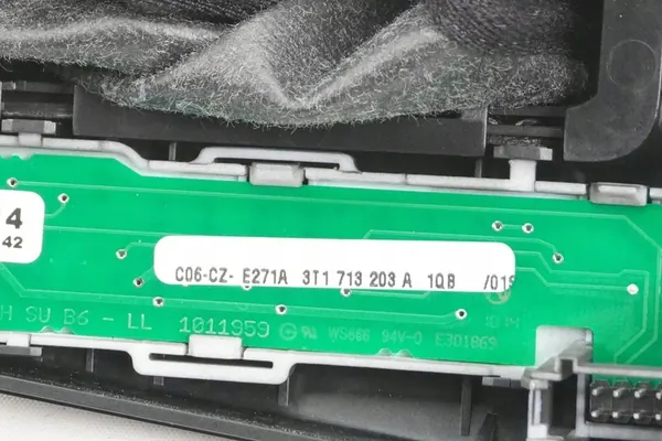 Gear Shift Knob and Gaiter Skoda Superb B6 image 7