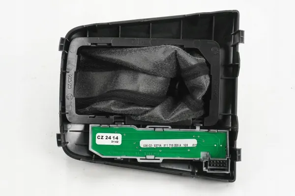 Gear Shift Knob and Gaiter Skoda Superb B6 image 8