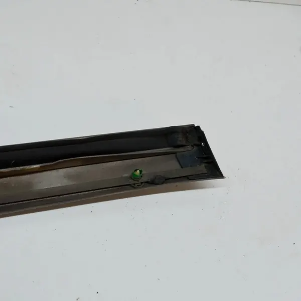 Garniture de pilier avant droit OEM A1296300810 image 3