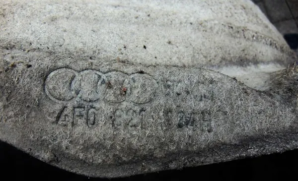 Audi OE 4F0821134H front right wheel arch image 8