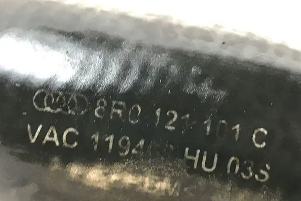 Jäähdytysputki AUDI Q5 3.2L bensiini 2011 OEM 8R0121101C image 3