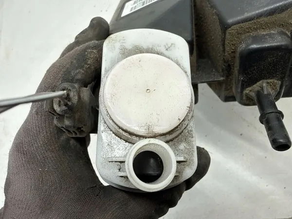 Dodge Durango 2017 Kohlefilter OEM 68322222AA image 7