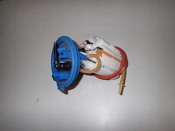 VW AUDI SKODA 2.0 TSI Brandstofpomp 5Q0919051AP image 2