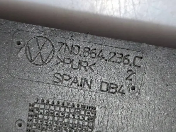 Mousse d'insonorisation aile droite OEM 7N0864236 Volkswagen image 8