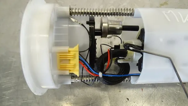 Bomba de combustible Ford Mondeo MK4 1.6 FG2008 image 3