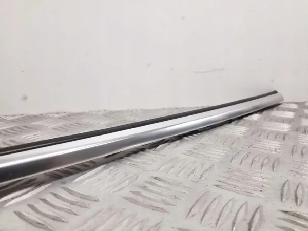 Audi Heckfenster-Dichtung OEM 8F0853764E image 5