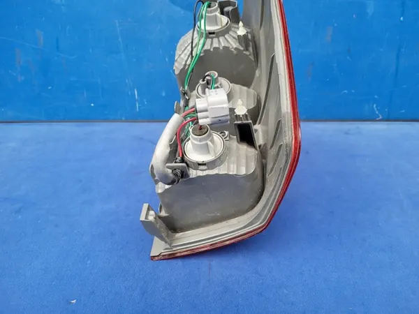 MITSUBISHI L200 Lámpara Trasera Izquierda 8330A945 image 10