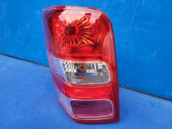 MITSUBISHI L200 Lámpara Trasera Izquierda 8330A945 image 2