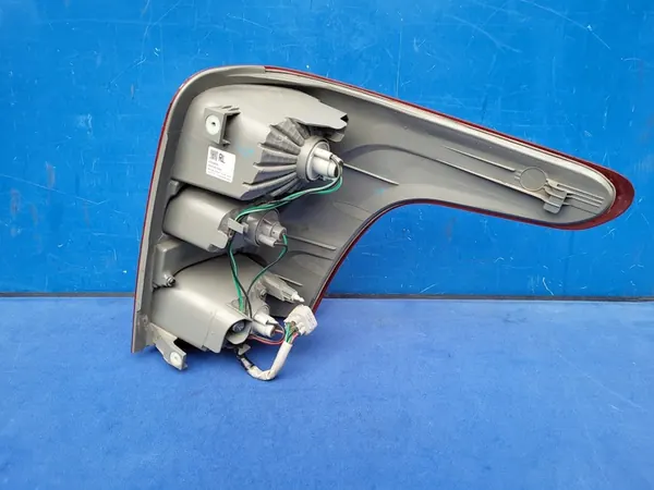 MITSUBISHI L200 Lámpara Trasera Izquierda 8330A945 image 8