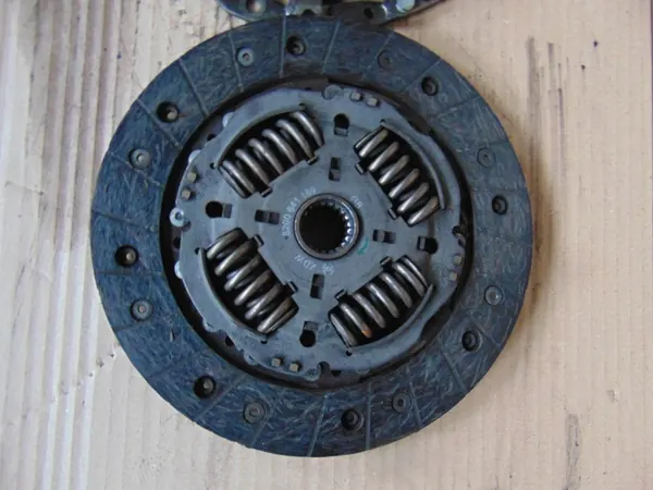 Kytkinlevy Renault Scenic III Megane III 1.6 image 3