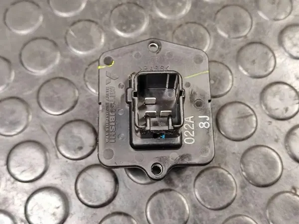 Relais de ventilateur de chauffage PEUGEOT 4008 2.2L Diesel 022A8J image 2