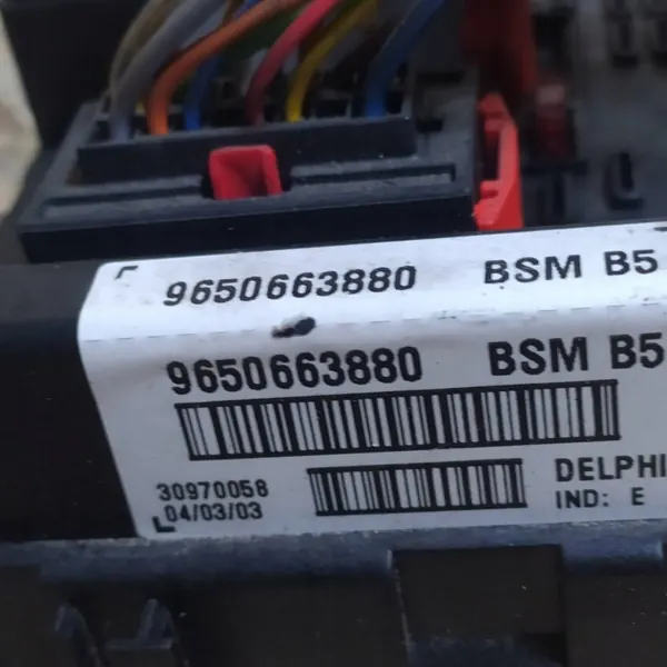 Módulo BSM PEUGEOT 307 OEM 9650663880 - Usado image 10