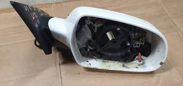 Oikeanpuoleinen Peilien Kotelo Audi A3 8P LIFT 08-12 OEM 8F0857528 image 5