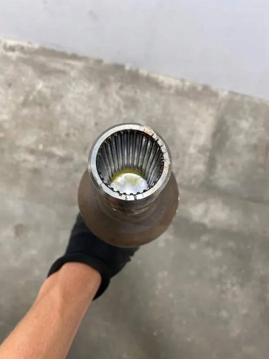 Dodge RAM 2013 Eje de transmisión delantero 52123021AE image 4