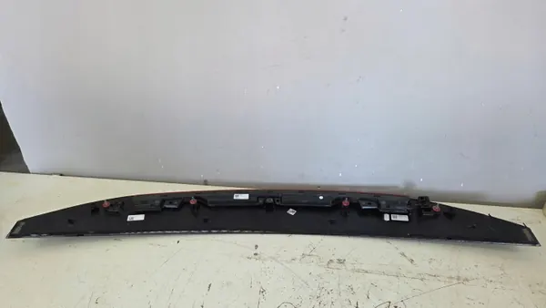 Mercedes EQE bakluckelyslist OEM 2959069900 image 3