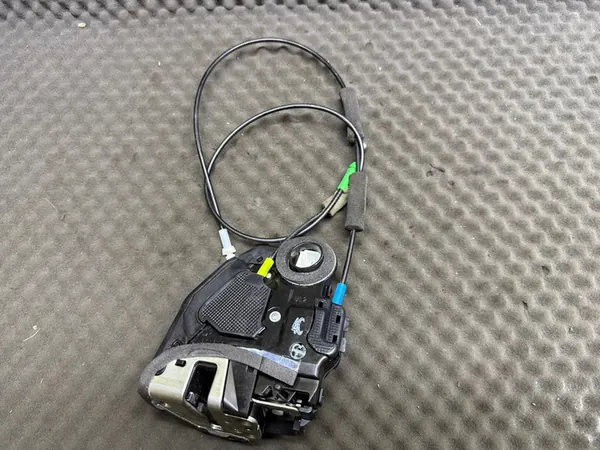 Dörrlås Vänster Bak Toyota Avensis image 4