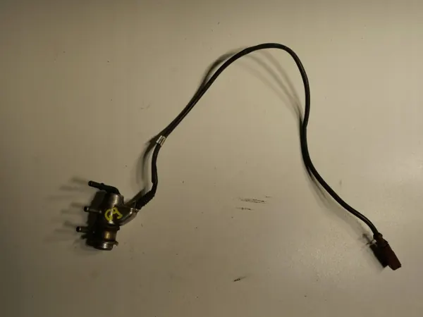 AdBlue-suutin OEM 04L131113J VW Audi Seatille image 2