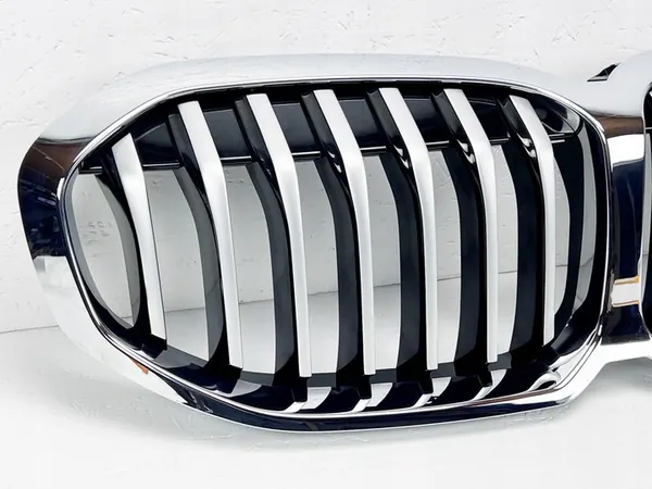 BMW 1 F40 Luxury Grill Front image 2