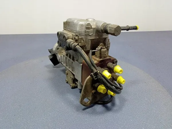 VW LT II TRANSPORTER T4 2.5 TDI Kraftstoffpumpe 074130115B image 4