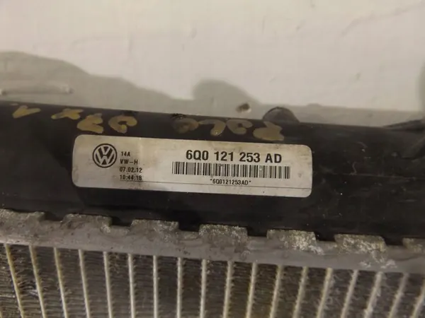 Radiador de agua Volkswagen Polo IV 9N Lift OEM 6Q0121253AD image 2