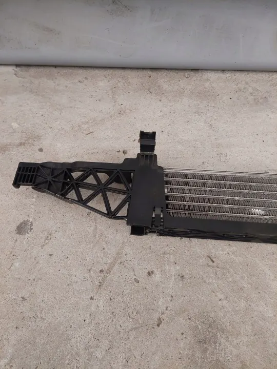 Suporte de arrefecedor de óleo FORD F1F1-7A095-AB image 3