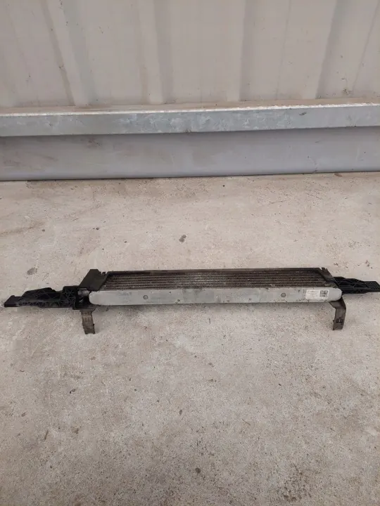 Suporte de arrefecedor de óleo FORD F1F1-7A095-AB image 4