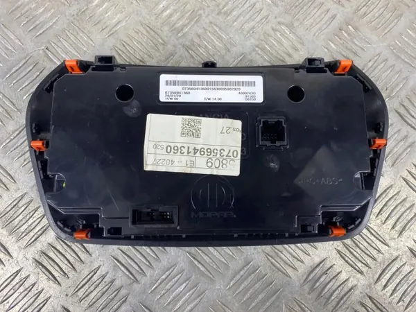 Jeep klimatpaneler OEM 07356941360 - Begagnad image 9