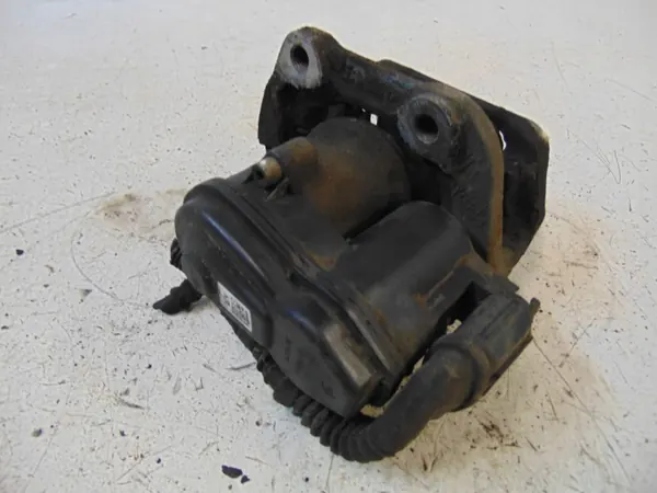 BMW 5 F10 F11 2.0 d Elektrische remklauw rechts achter image 5