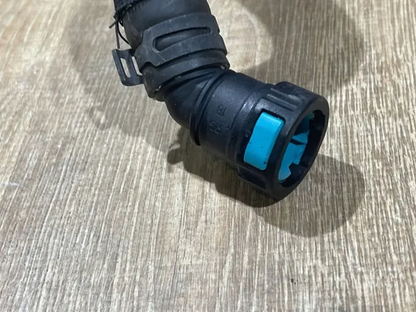 Tuyau de refroidissement OEM KK8M7752AA pour Jaguar F-Pace image 4