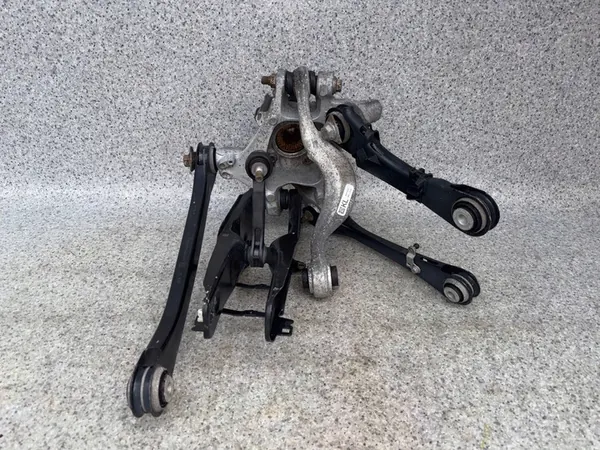 BMW 5 G30 G31 Snodo Braccio di Sospensione 6861137 image 2