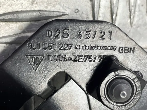 Porsche OE 9Y0951101 Taycan Torvi Äänisignaali image 3