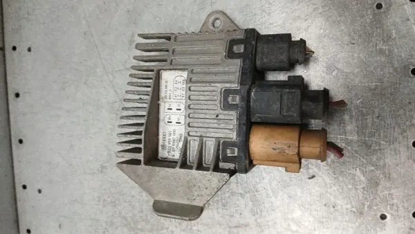Unité de contrôle ventilateur OEM 8Z0959501 Audi A2 1.4TDI image 2