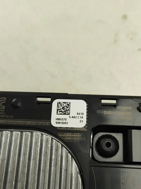 BMW X7 G07 keskikonsolin lokero OEM 5AC2C19 image 3
