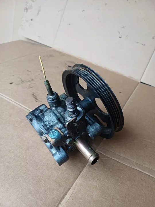 Servostyrningspump Mitsubishi Carisma 2003 1.8 GDI image 2